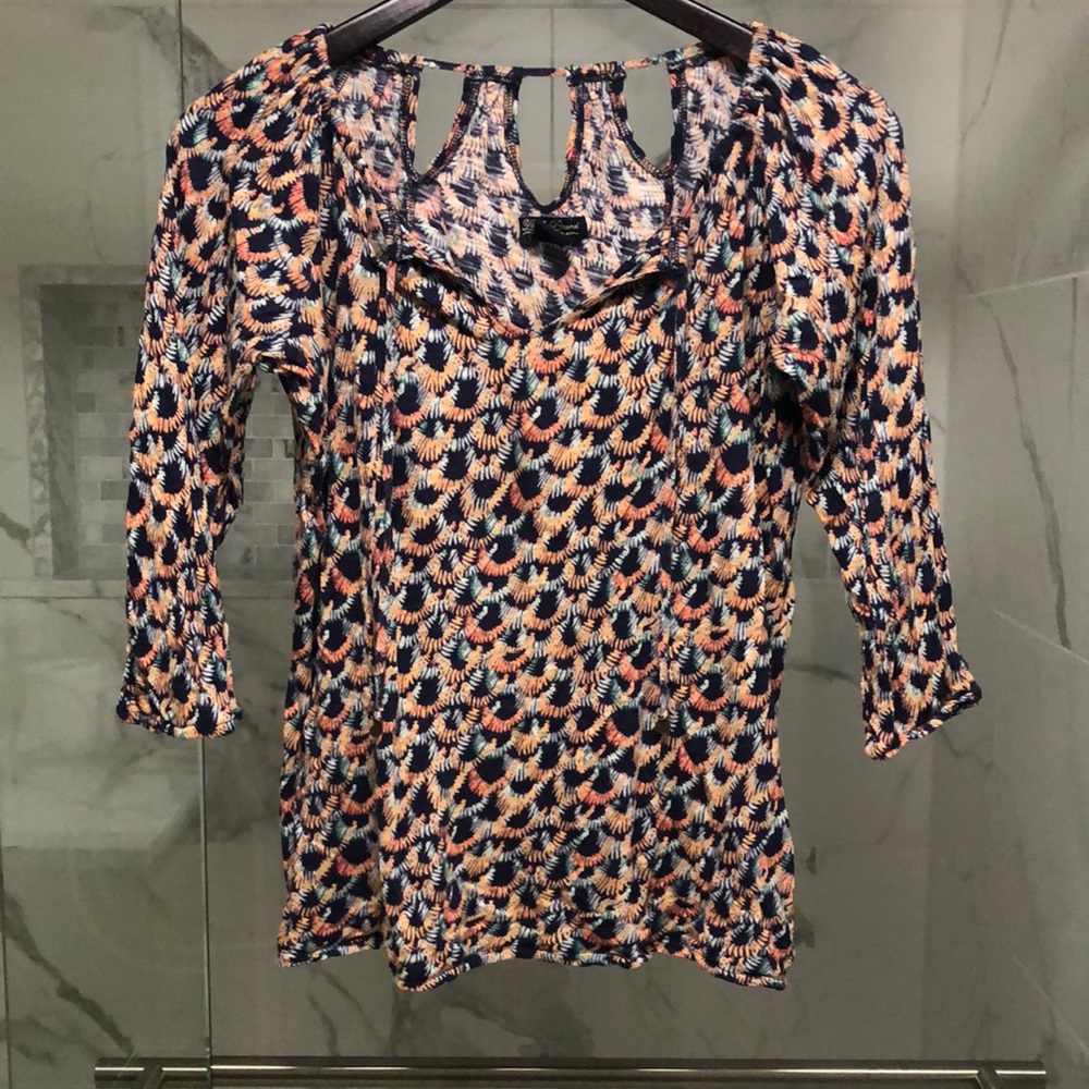 Lucky Size Medium Colorful Shirt